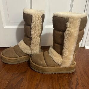 UGG CLASSIC CHILLAPEAK TALL CHESTNUT BOOTS - WOMEN'S size 9